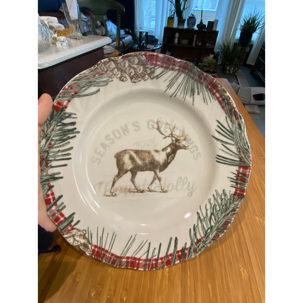 222 Fifth Mount Holly Green 8-1/2" Salad/Lunch Plate Christmas